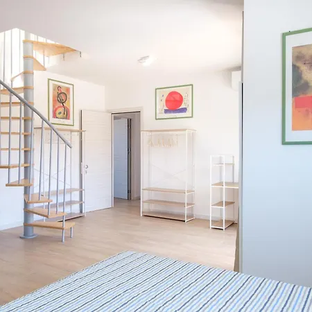 Eos 게스트하우스 3*