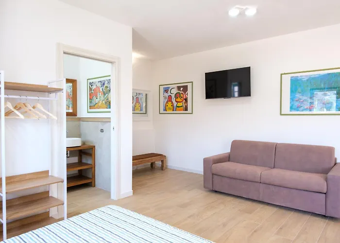 Гостевой дом Eos Кастельсардо